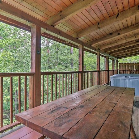 Cabin With Deck And Fireplace Less Than 3 Mi To Dollywood! Pigeon Forge Exterior photo