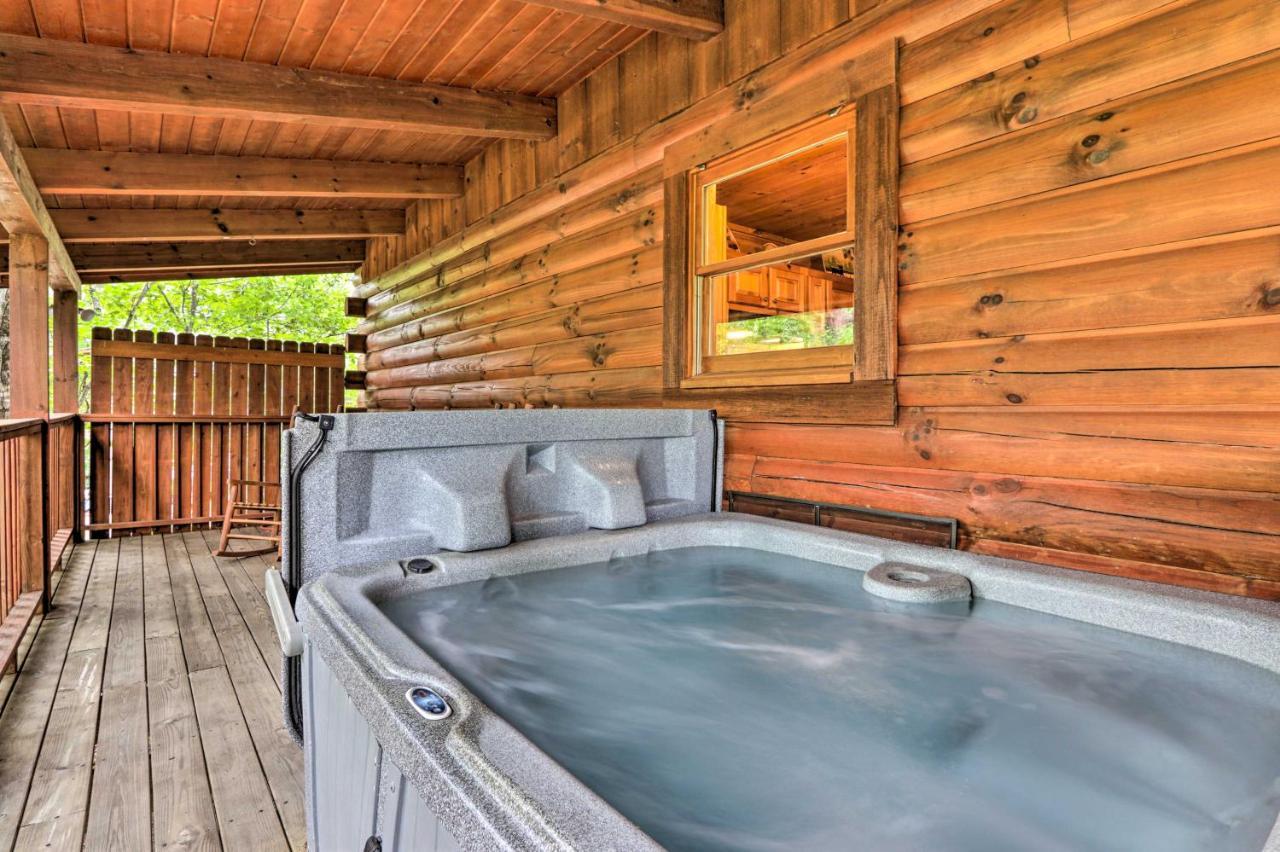 Cabin With Deck And Fireplace Less Than 3 Mi To Dollywood! Pigeon Forge Exterior photo